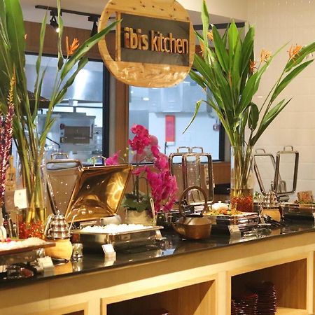 Ibis Pontianak City Center Esterno foto