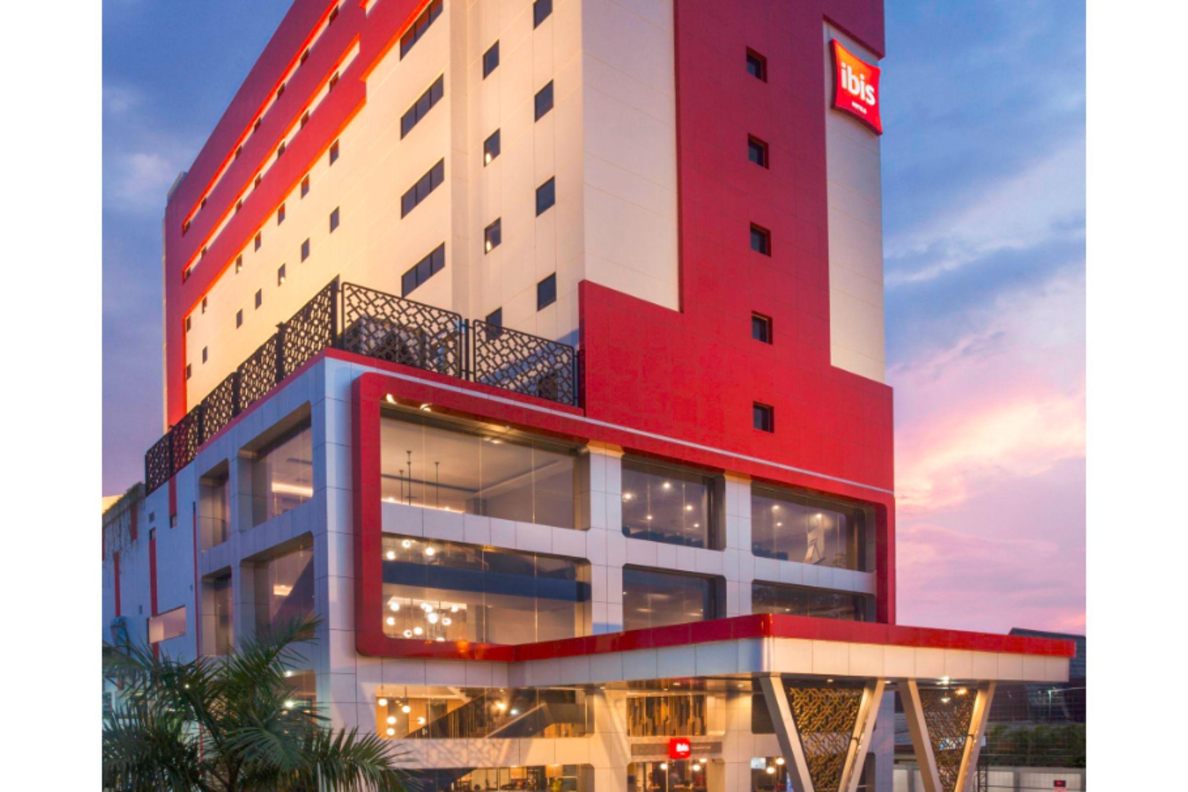 Ibis Pontianak City Center Esterno foto