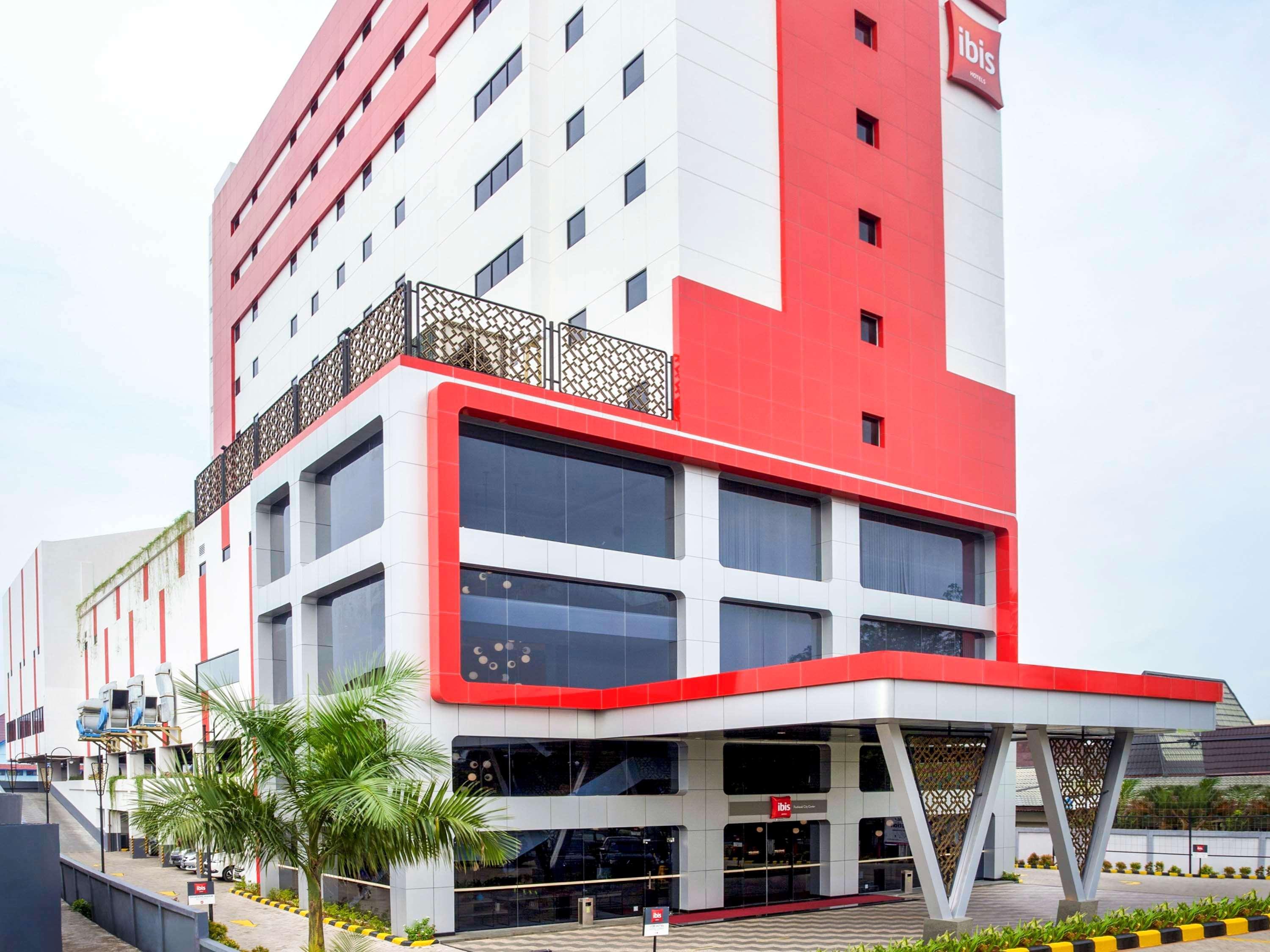 Ibis Pontianak City Center Esterno foto