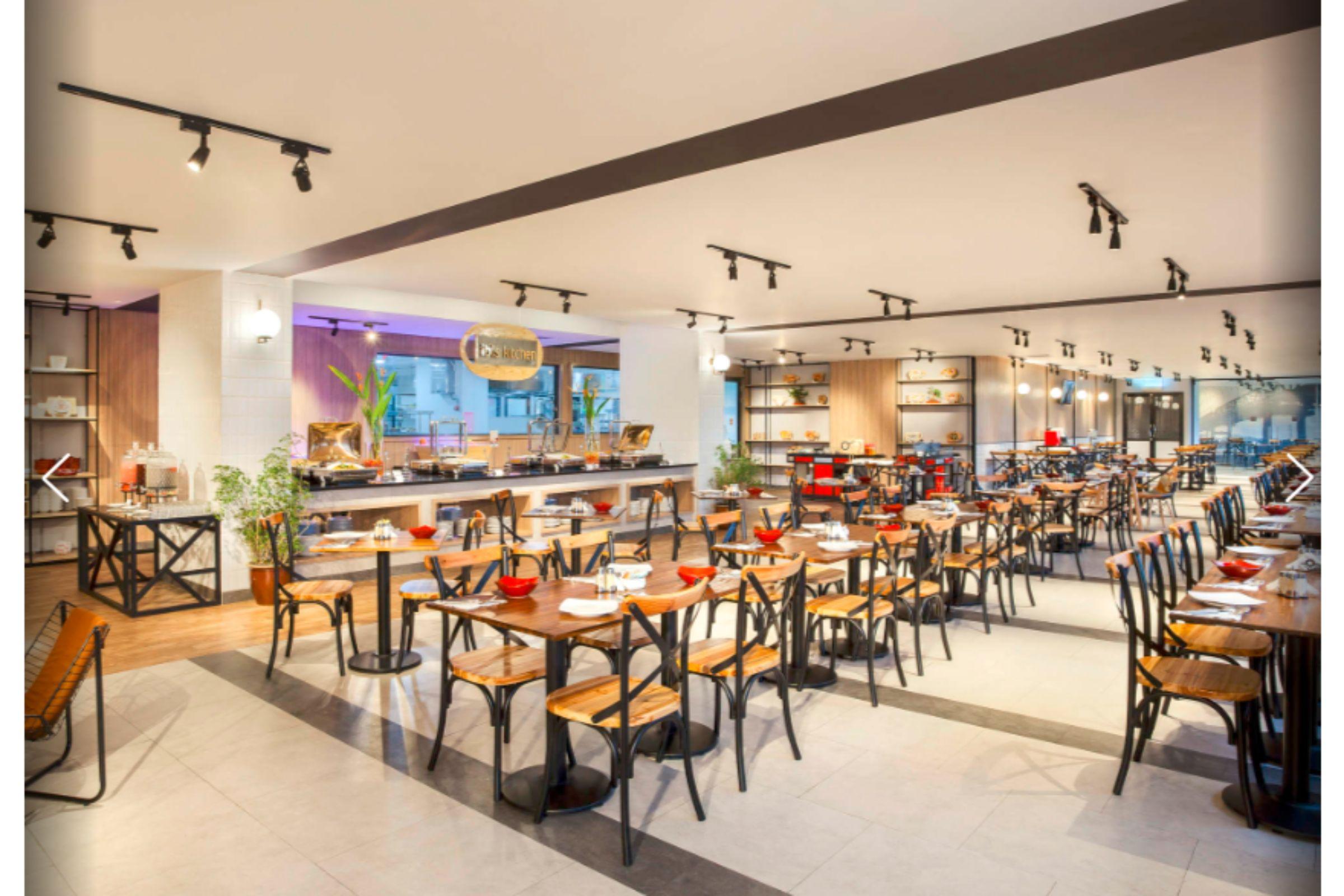 Ibis Pontianak City Center Esterno foto