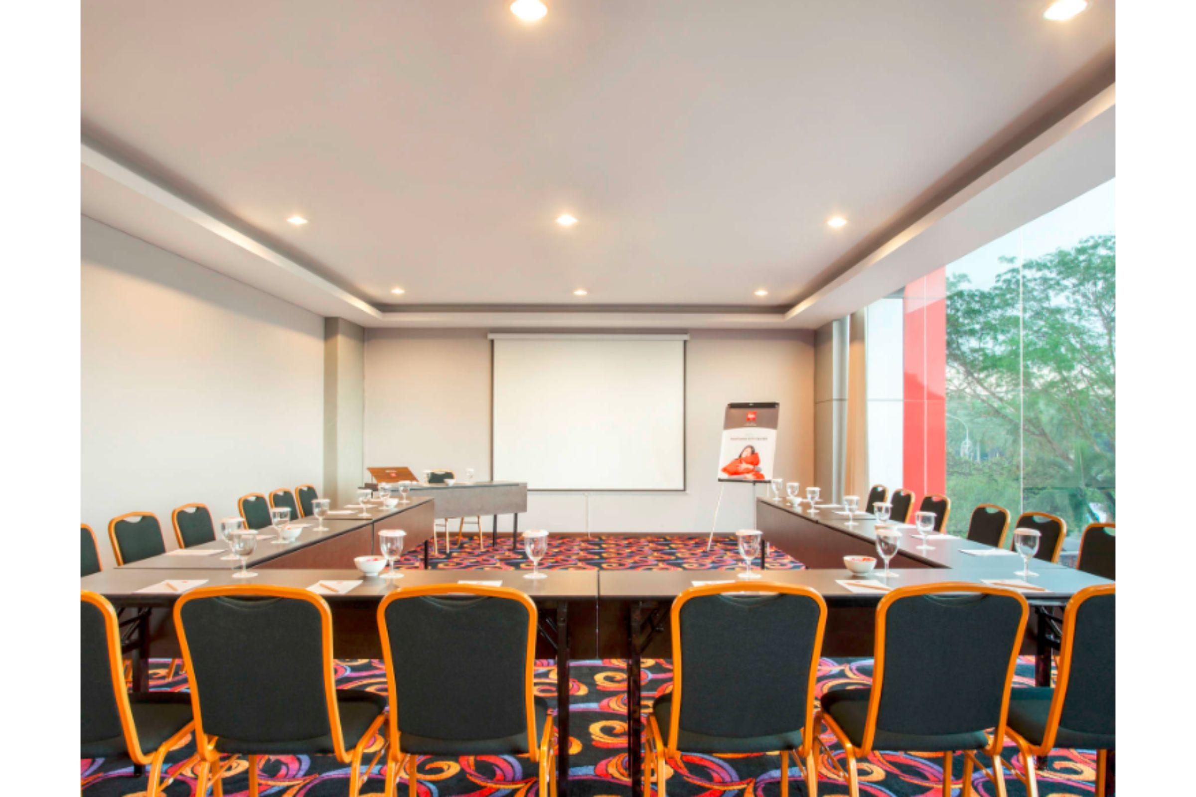 Ibis Pontianak City Center Esterno foto