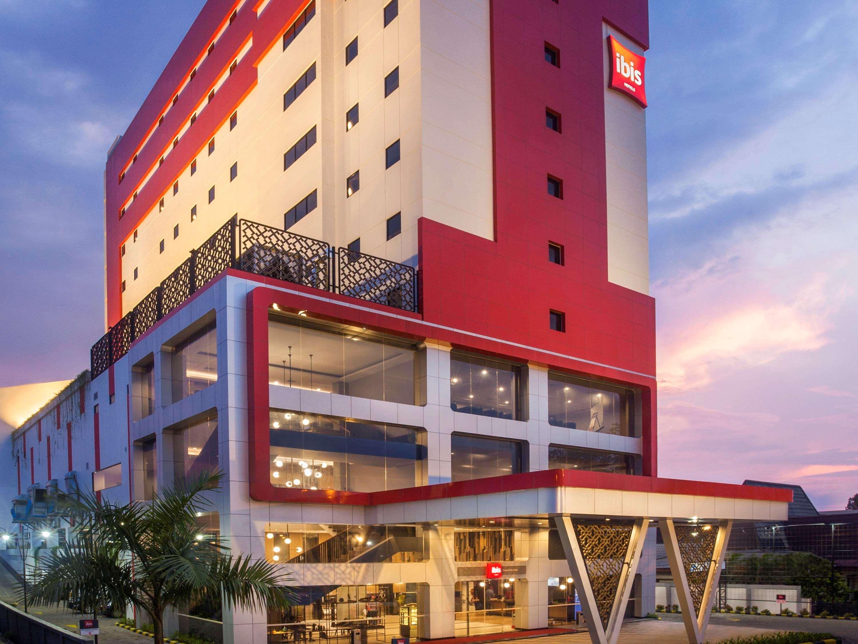 Ibis Pontianak City Center Esterno foto