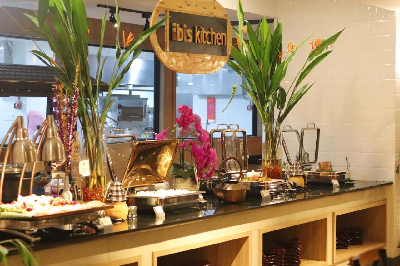 Ibis Pontianak City Center Esterno foto